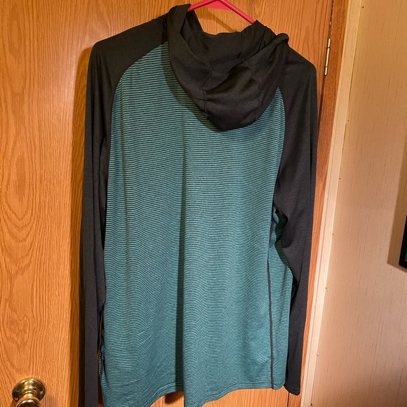 Nike Dri Fit Hoodie. - Picture 2 of 3